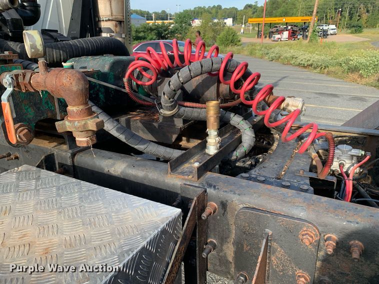 image for item DP8689 2009 Mack GU713  semi truck