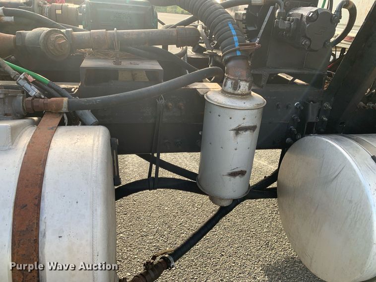 image for item DP8689 2009 Mack GU713  semi truck