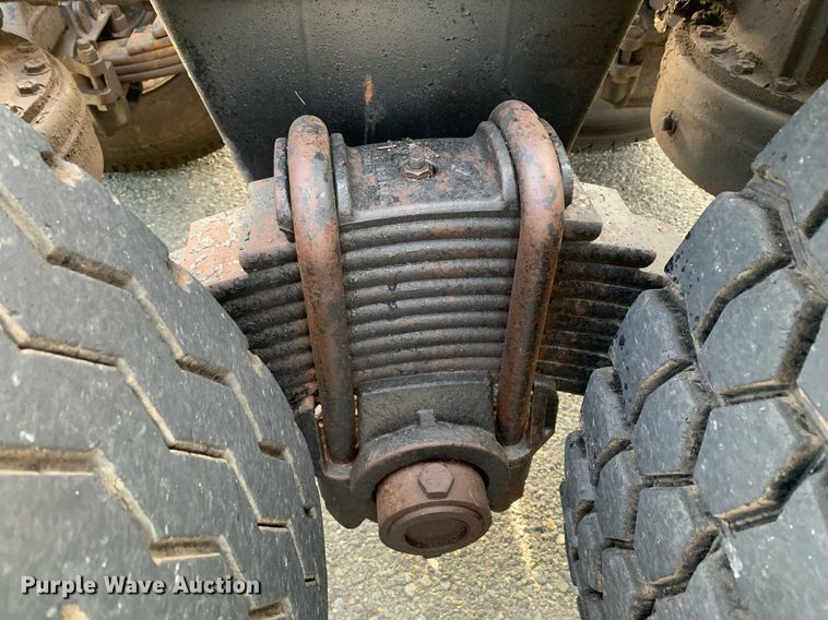 image for item DP8689 2009 Mack GU713  semi truck