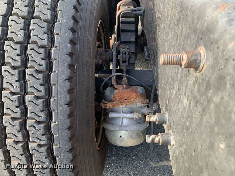 image for item DP8689 2009 Mack GU713  semi truck