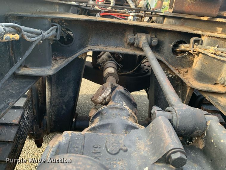 image for item DP8689 2009 Mack GU713  semi truck