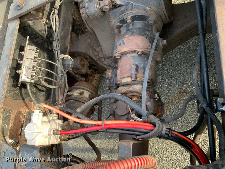 image for item DP8689 2009 Mack GU713  semi truck