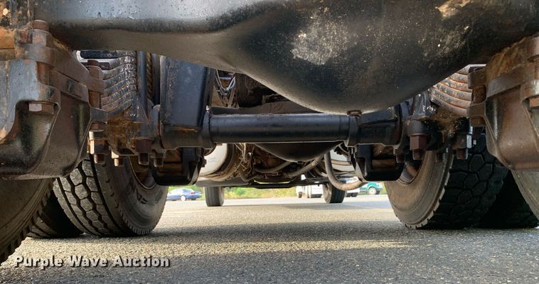 image for item DP8689 2009 Mack GU713  semi truck