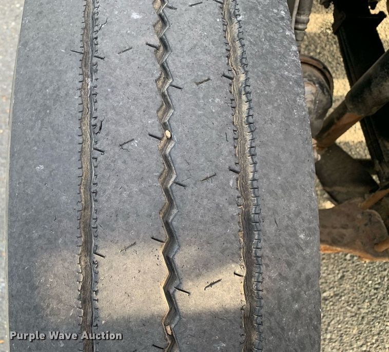 image for item DP8689 2009 Mack GU713  semi truck