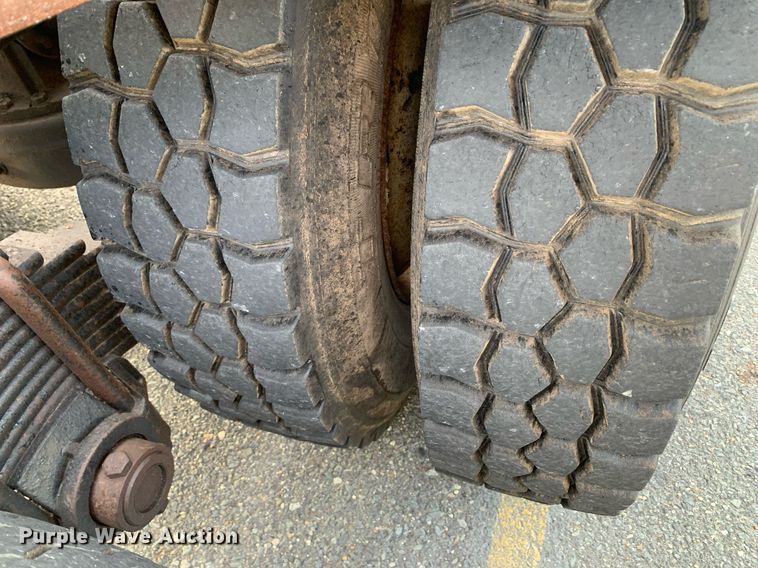 image for item DP8689 2009 Mack GU713  semi truck