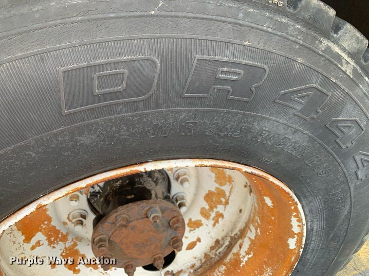 image for item DP8689 2009 Mack GU713  semi truck