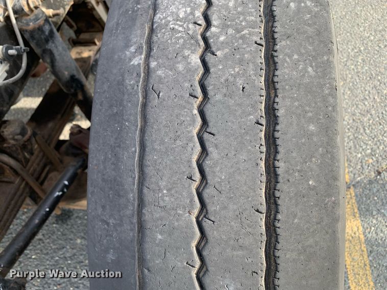 image for item DP8689 2009 Mack GU713  semi truck