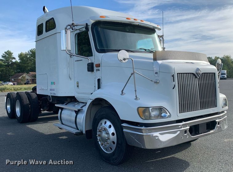 image for item DP8690 2007 International 9200i  semi truck