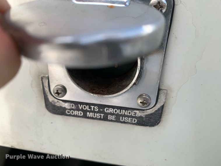 image for item DP8690 2007 International 9200i  semi truck