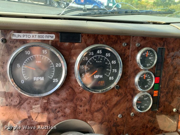 image for item DP8690 2007 International 9200i  semi truck