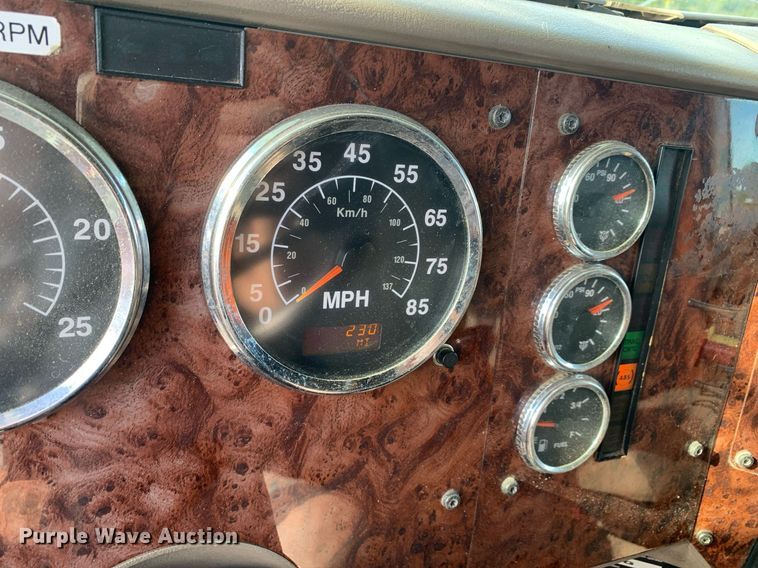 image for item DP8690 2007 International 9200i  semi truck