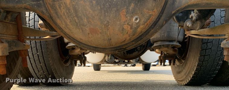 image for item DP8690 2007 International 9200i  semi truck