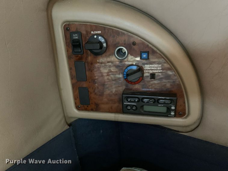 image for item DP8690 2007 International 9200i  semi truck