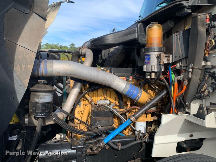 image for item DP8690 2007 International 9200i  semi truck