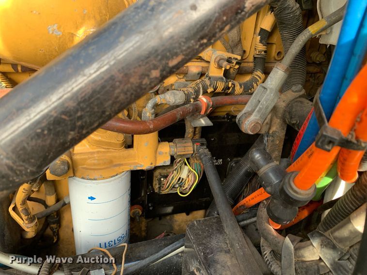 image for item DP8690 2007 International 9200i  semi truck