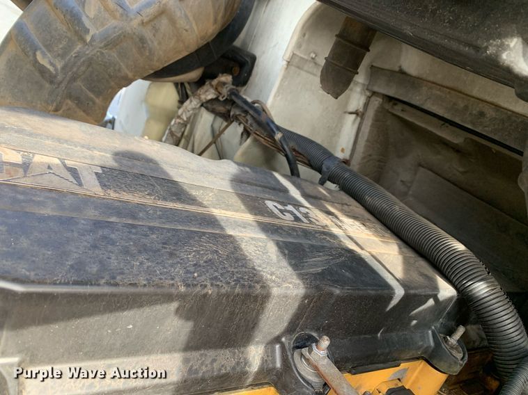 image for item DP8690 2007 International 9200i  semi truck