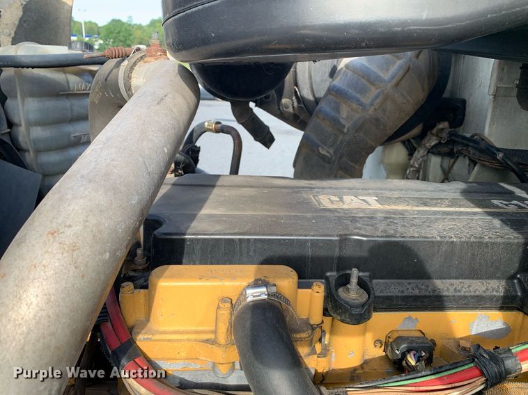 image for item DP8690 2007 International 9200i  semi truck