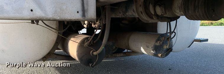 image for item DP8690 2007 International 9200i  semi truck