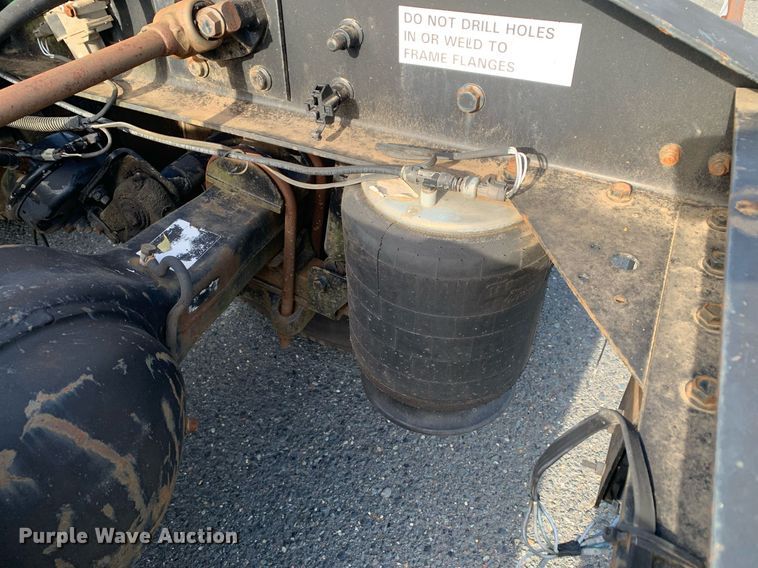 image for item DP8690 2007 International 9200i  semi truck