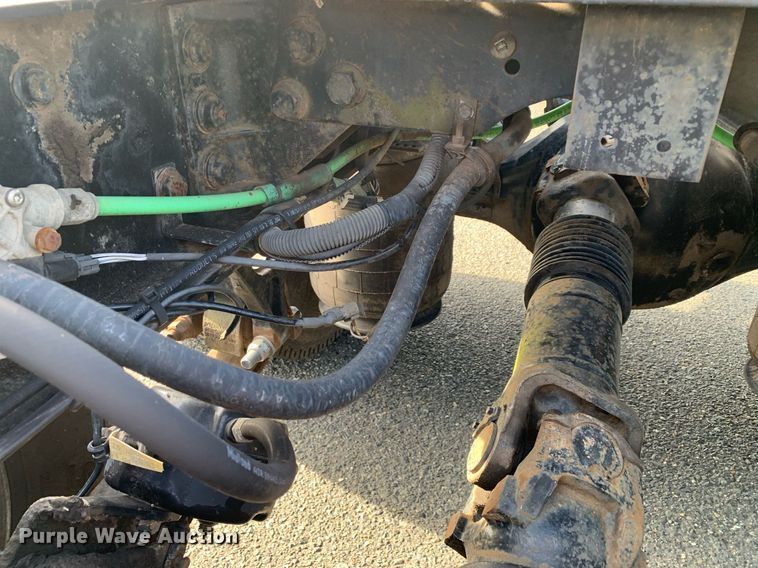 image for item DP8690 2007 International 9200i  semi truck