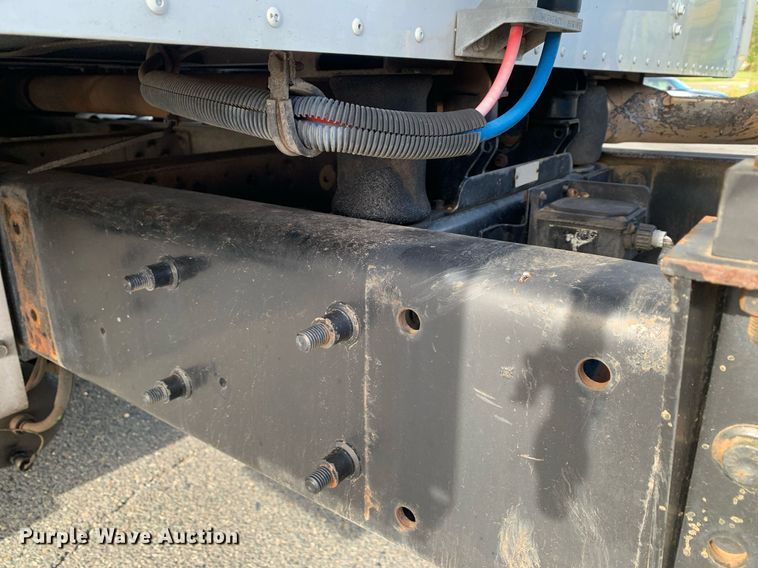 image for item DP8690 2007 International 9200i  semi truck