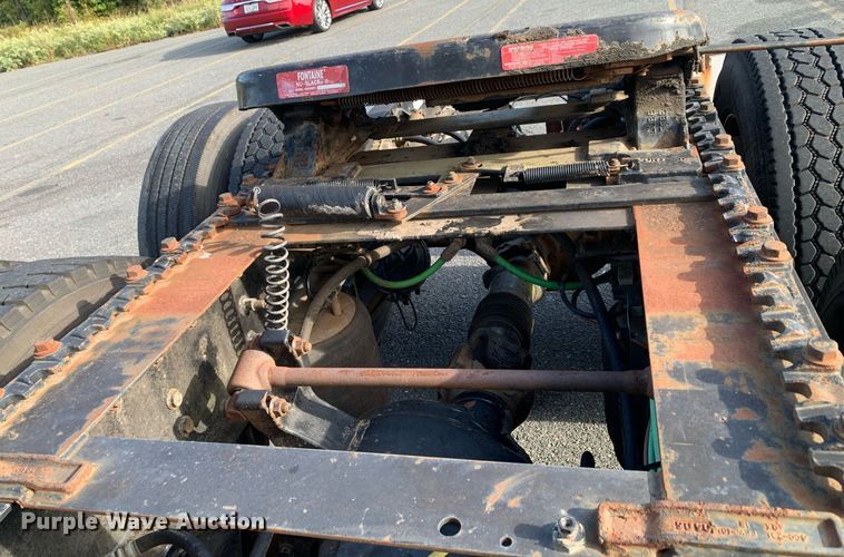 image for item DP8690 2007 International 9200i  semi truck