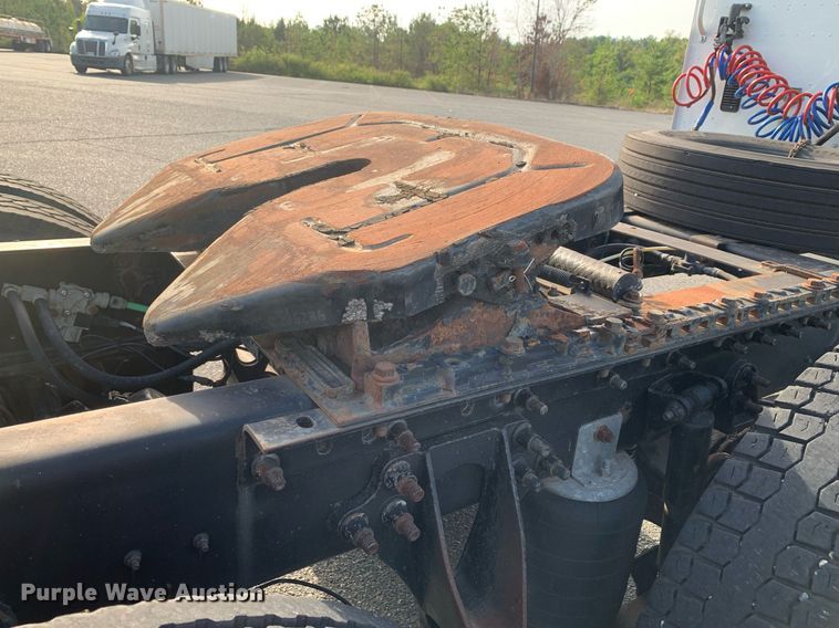 image for item DP8690 2007 International 9200i  semi truck