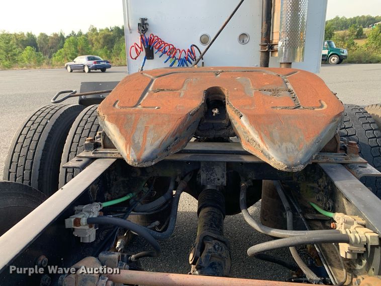 image for item DP8690 2007 International 9200i  semi truck