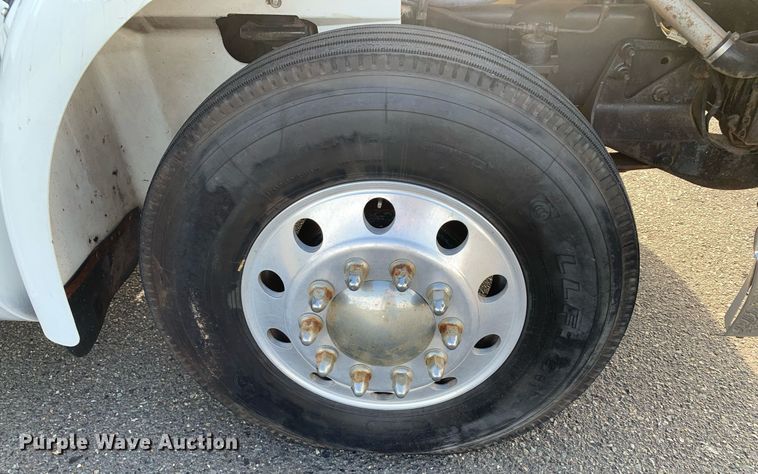 image for item DP8690 2007 International 9200i  semi truck