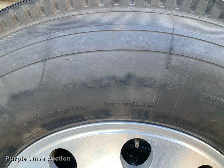 image for item DP8690 2007 International 9200i  semi truck