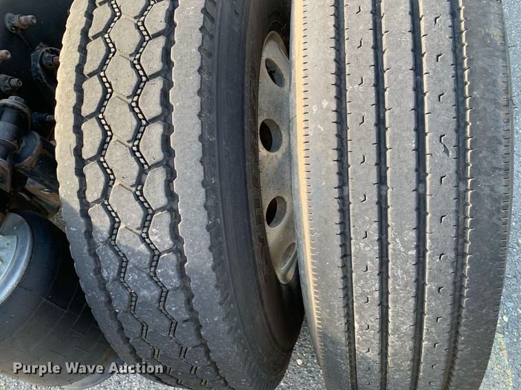 image for item DP8690 2007 International 9200i  semi truck