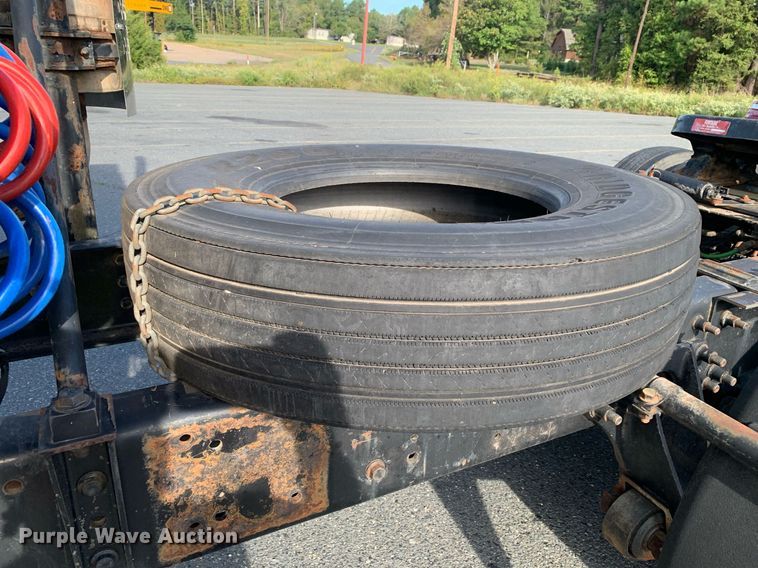 image for item DP8690 2007 International 9200i  semi truck