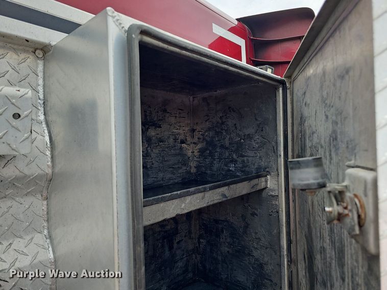 image for item DQ0094 2015 Peterbilt 579  semi truck