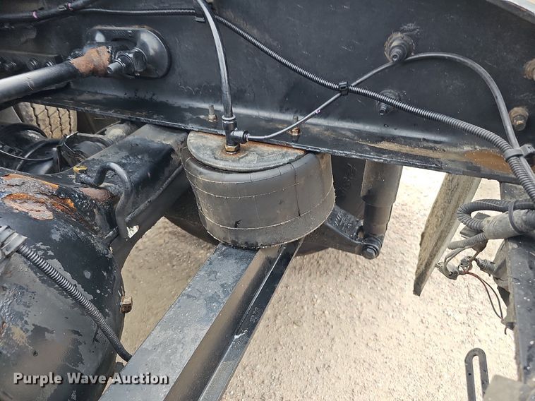 image for item DQ0094 2015 Peterbilt 579  semi truck