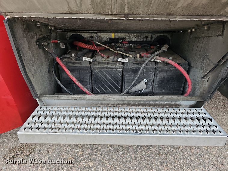 image for item DQ0094 2015 Peterbilt 579  semi truck