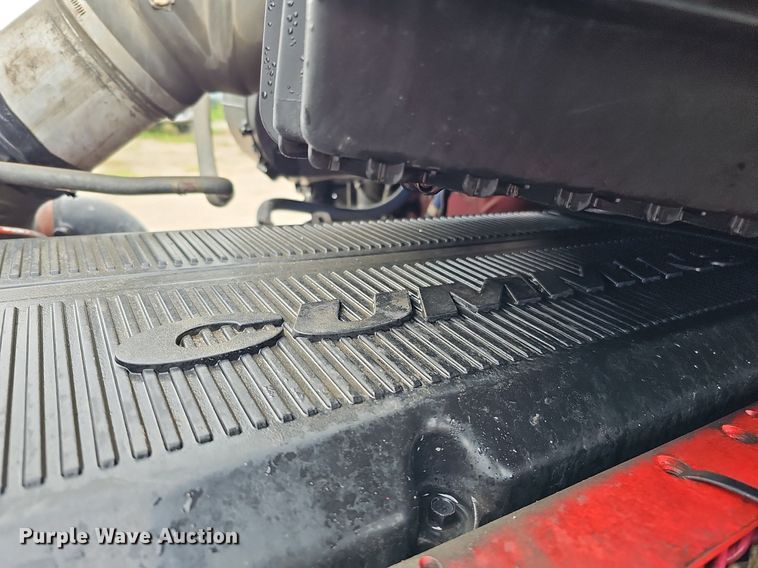 image for item DQ0094 2015 Peterbilt 579  semi truck