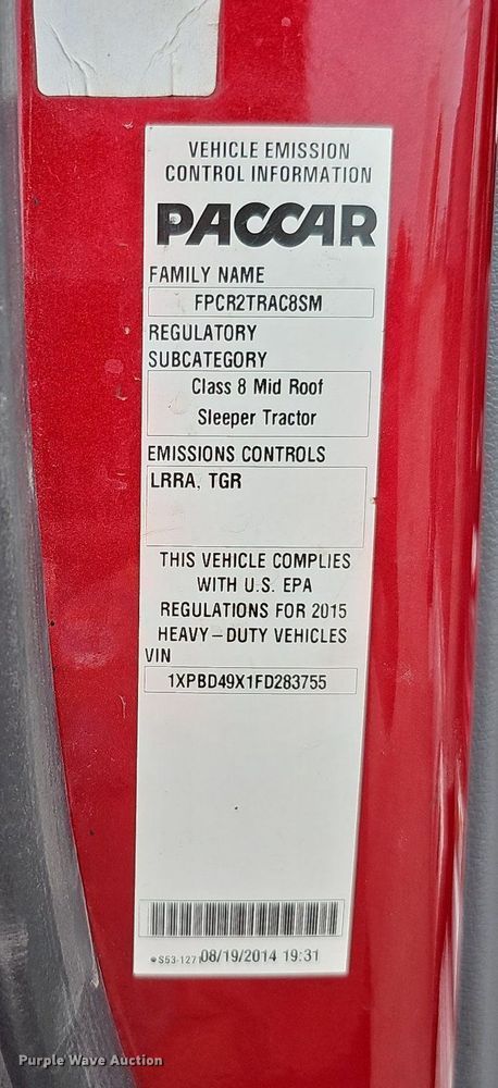 image for item DQ0094 2015 Peterbilt 579  semi truck