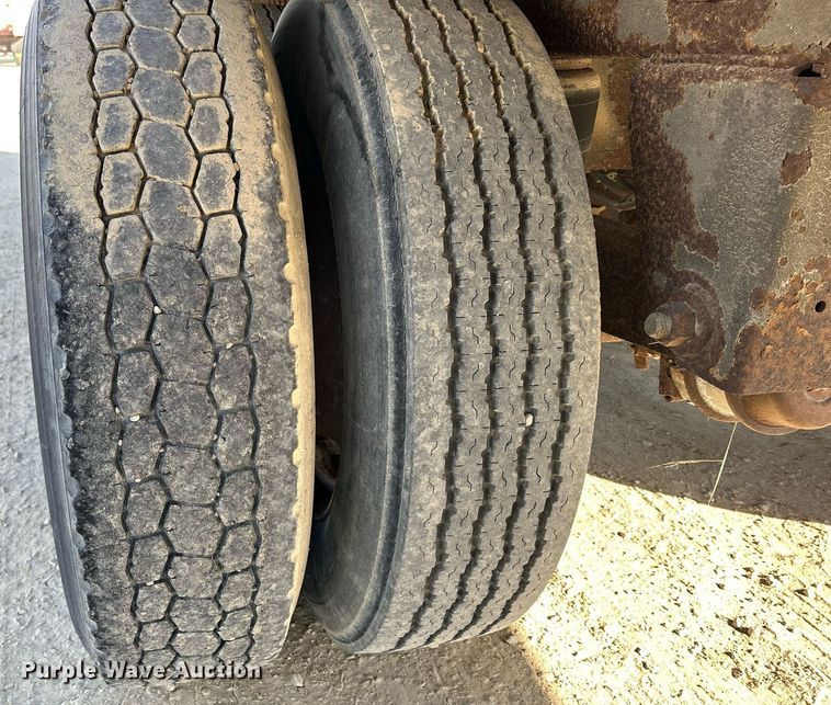 image for item DQ0965 1998 Wabash  dry van trailer