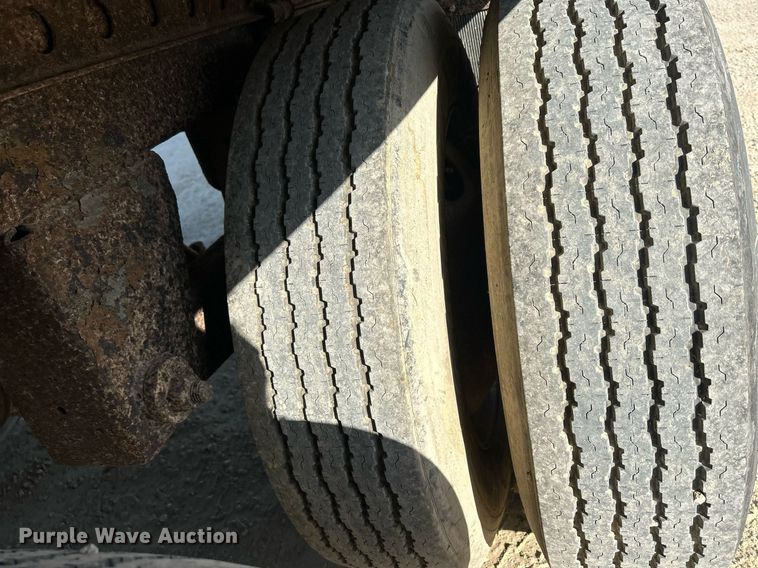 image for item DQ0965 1998 Wabash  dry van trailer