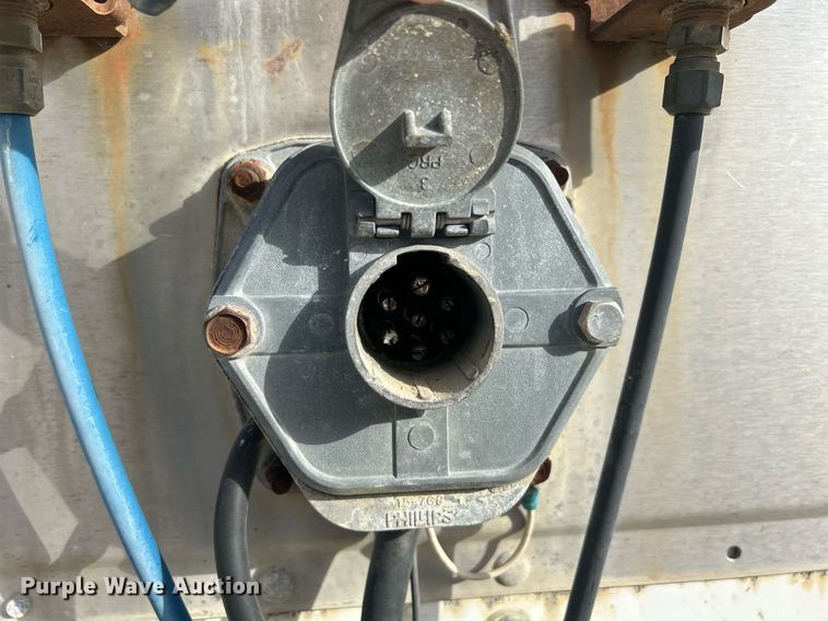 image for item DQ0966 2000 Wabash  dry van trailer