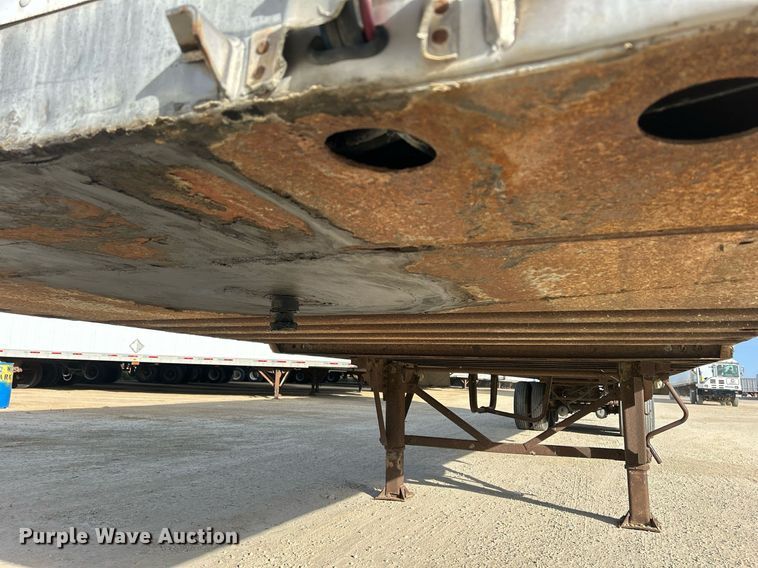 image for item DQ0966 2000 Wabash  dry van trailer