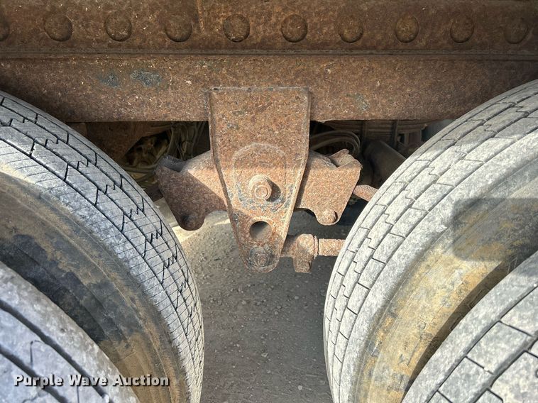 image for item DQ0966 2000 Wabash  dry van trailer