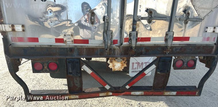 image for item DQ0966 2000 Wabash  dry van trailer