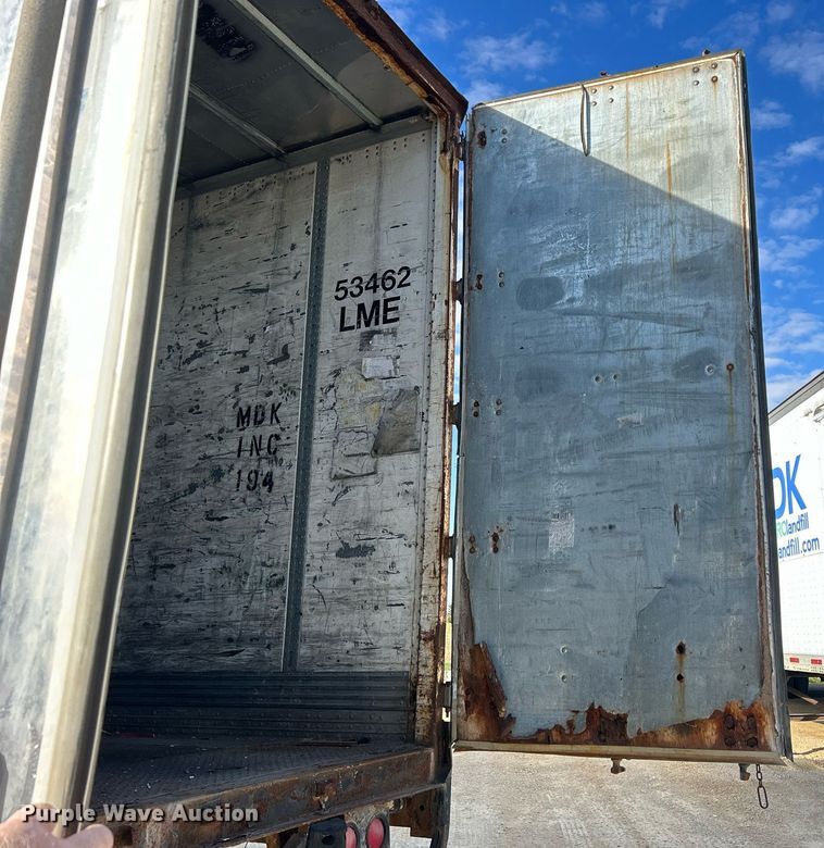 image for item DQ0966 2000 Wabash  dry van trailer