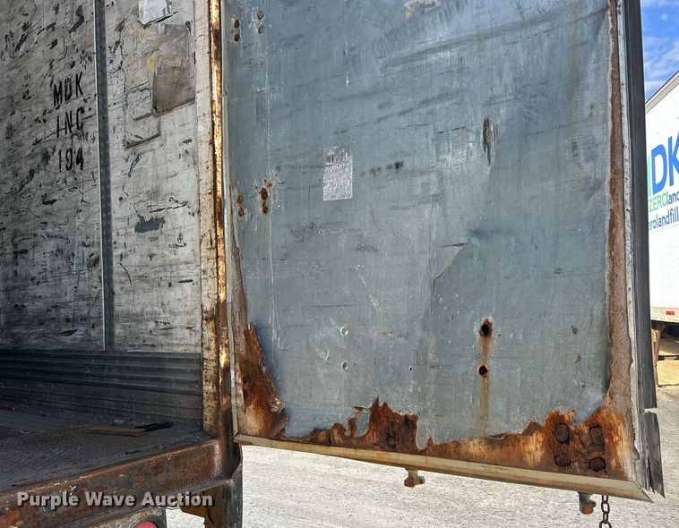 image for item DQ0966 2000 Wabash  dry van trailer