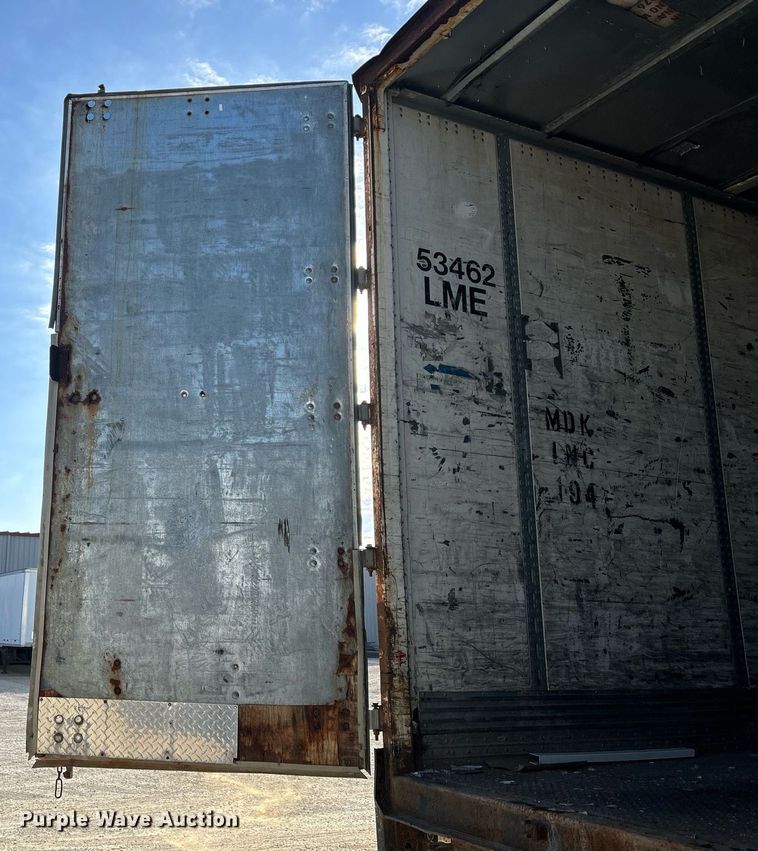 image for item DQ0966 2000 Wabash  dry van trailer