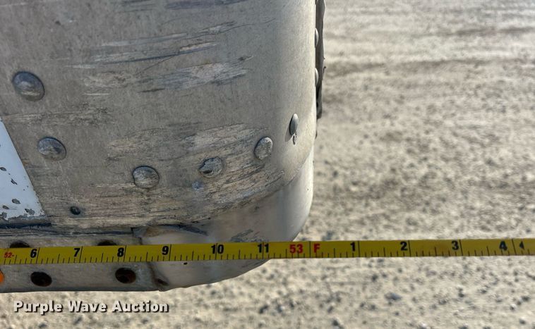 image for item DQ0966 2000 Wabash  dry van trailer