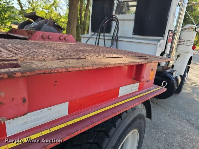 image for item DQ1186 2000 Dakota Manufacturing DHT9048  drop deck equipment trailer