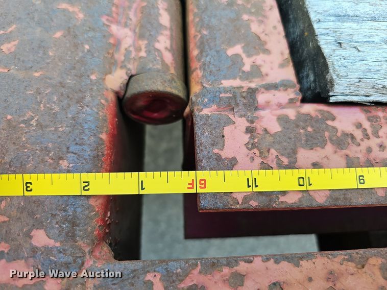 image for item DQ1186 2000 Dakota Manufacturing DHT9048  drop deck equipment trailer