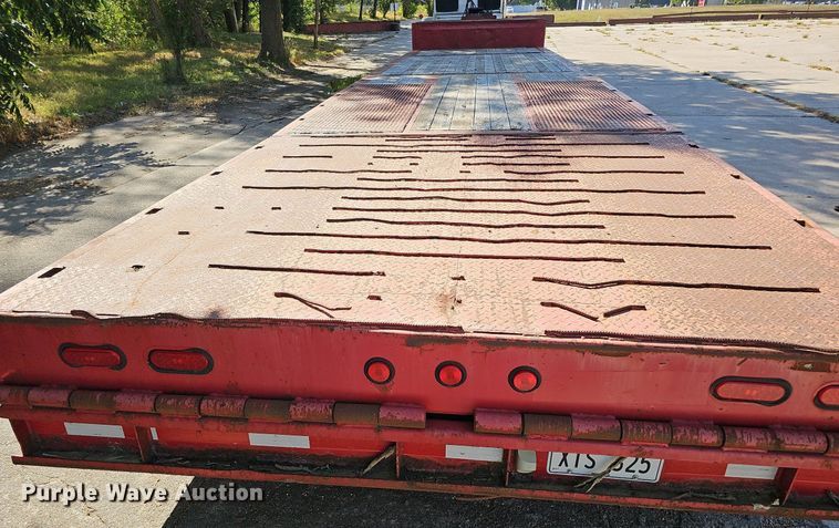 image for item DQ1186 2000 Dakota Manufacturing DHT9048  drop deck equipment trailer